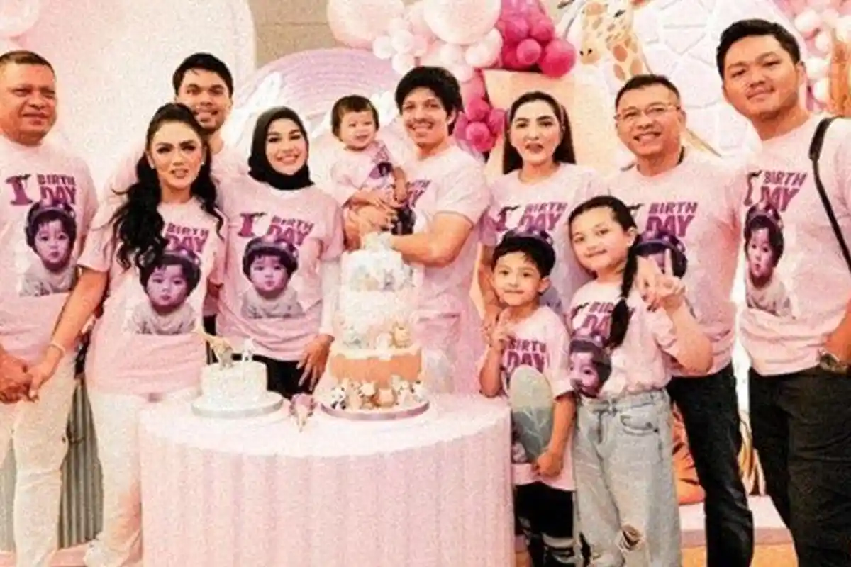 Ameena Dapat Kado Ultah Anting Berlian dari Rayyanza, Aksi Anak Raffi Ahmad Bikin Ashanty Kaget