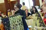 Peringati Hari Batik Nasional, Terminal Petikemas Surabaya Ajak Ratusan Wanita Mengenal Budaya Batik