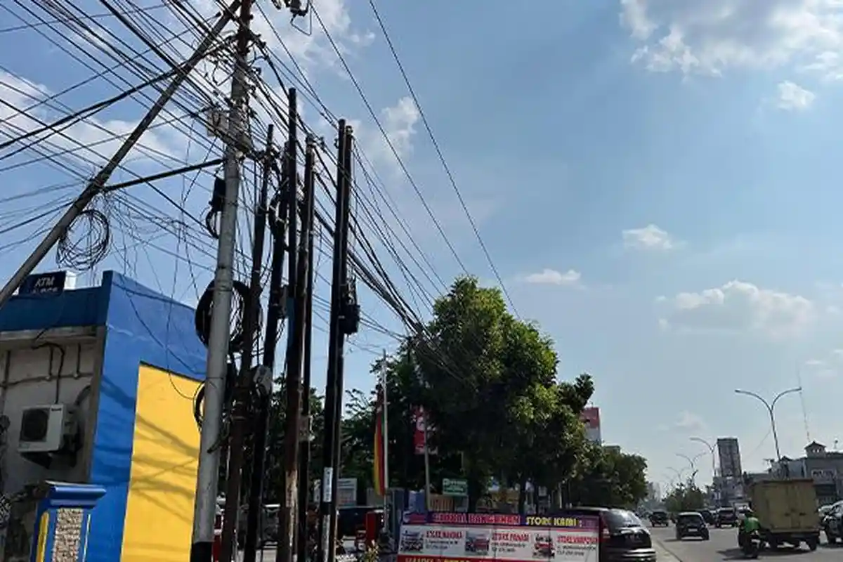 Pengawasan Terlalu Longgar, Pimpinan DPRD Pekanbaru Minta Pemko Tegas dan Sanksi Provider FO Ilegal