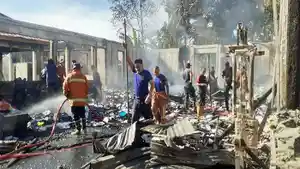 GUDANG-TERBAKAR-Tampak-gudang-BPMP-NTT-ludes-terbakar.jpg