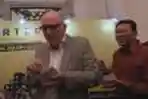 Gubernur Ahok Jamu Dubes Australia Makan Batagor Kaki Lima