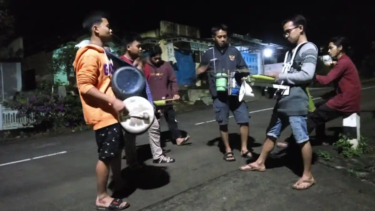 Ngangklang, Tradisi Jelang Sahur di Kendal, Pemuda Keliling Kampung Bunyikan Alat Musik