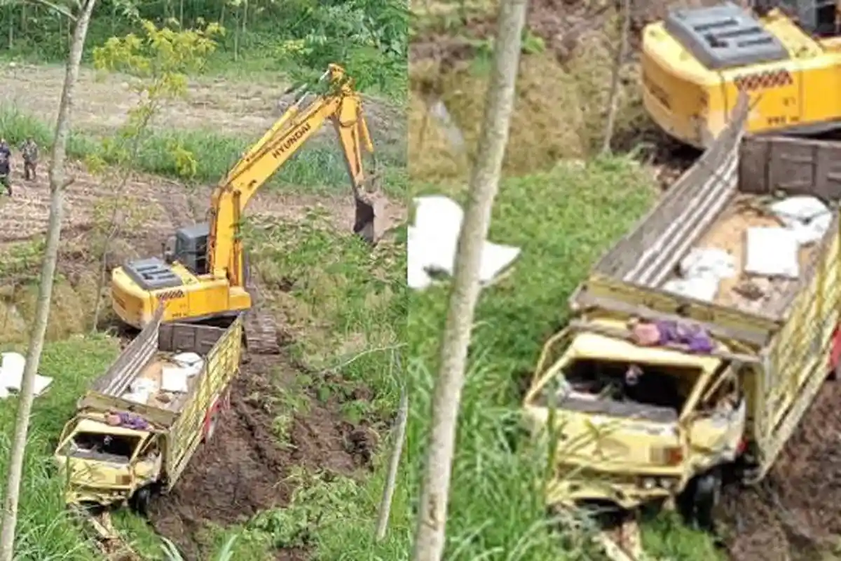 Diduga Sopir Lupa Tarik Rem Tangan, Truk Muatan Bekatul di Blitar Jalan Mundur Terjun ke Jurang
