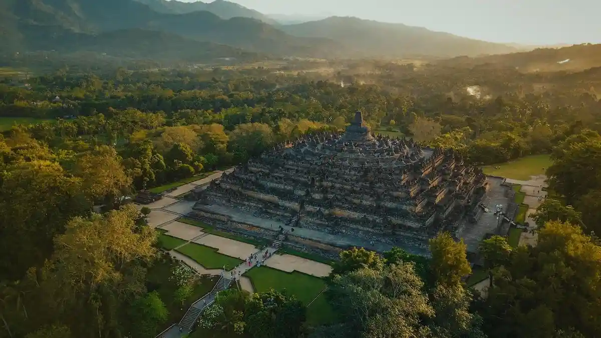 Viral Pengunjung Joget di Puncak Candi Borobudur, Pengelola Minta Video Diturunkan