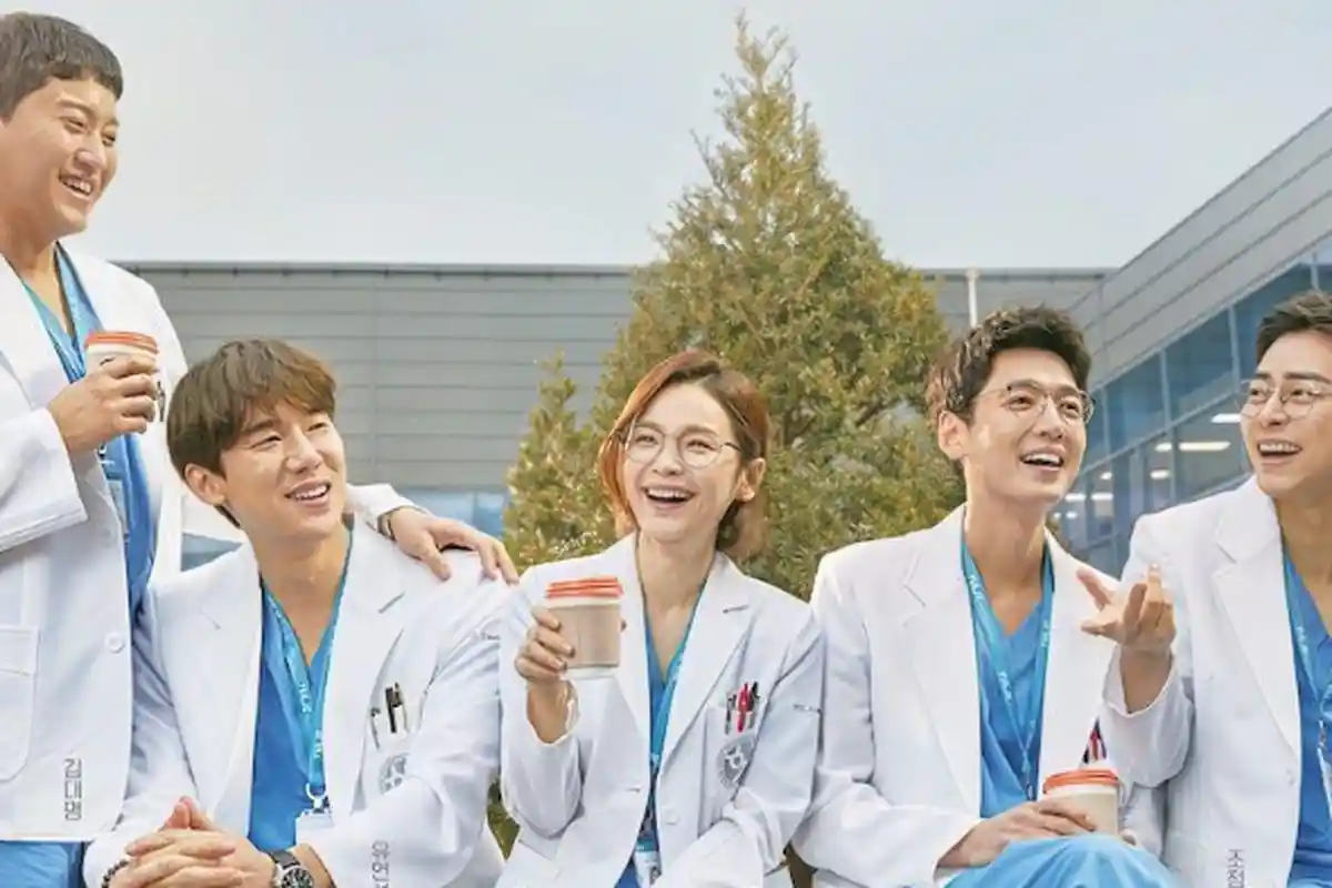 Drama Korea 'Hospital Playlist' Siap Garap Musim Kedua, Dijadwalkan Tayang 2021