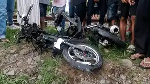 Kondisi-sepeda-motor-korban-tertabrak-KA-Sangkuriang-di-Desa-Bedadung-Kecamatan.jpg