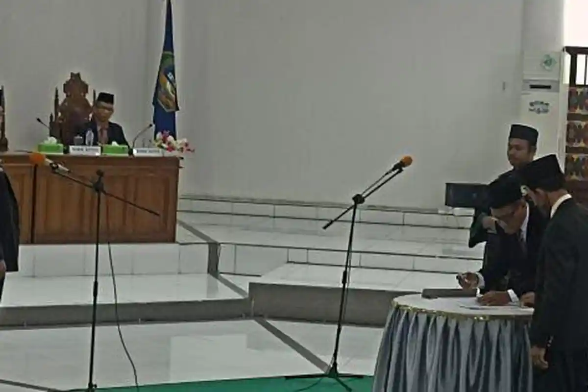 Husen Adam Dilantik Gantikan Evaristus Suwardi 