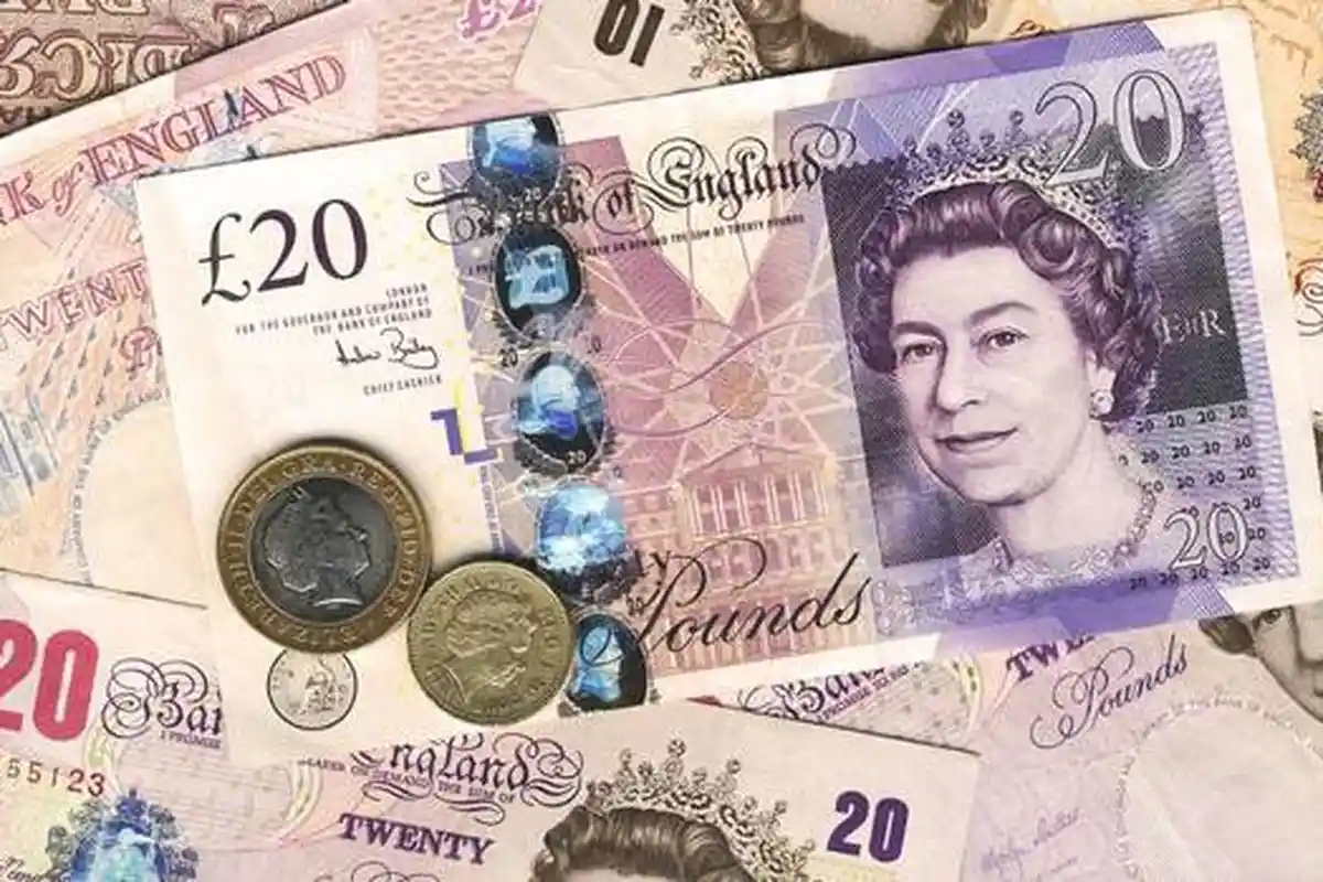Nilai Pound Sterling Terendah Dalam 30 Tahun Terakhir