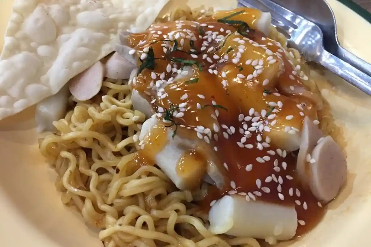 Modal Rp 20 ribu Kamu Bisa Jajan Ala Korea di Tebet, Dapat Apa Saja?