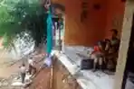 Rumah Longsor di Bantaran Kali Ciliwung