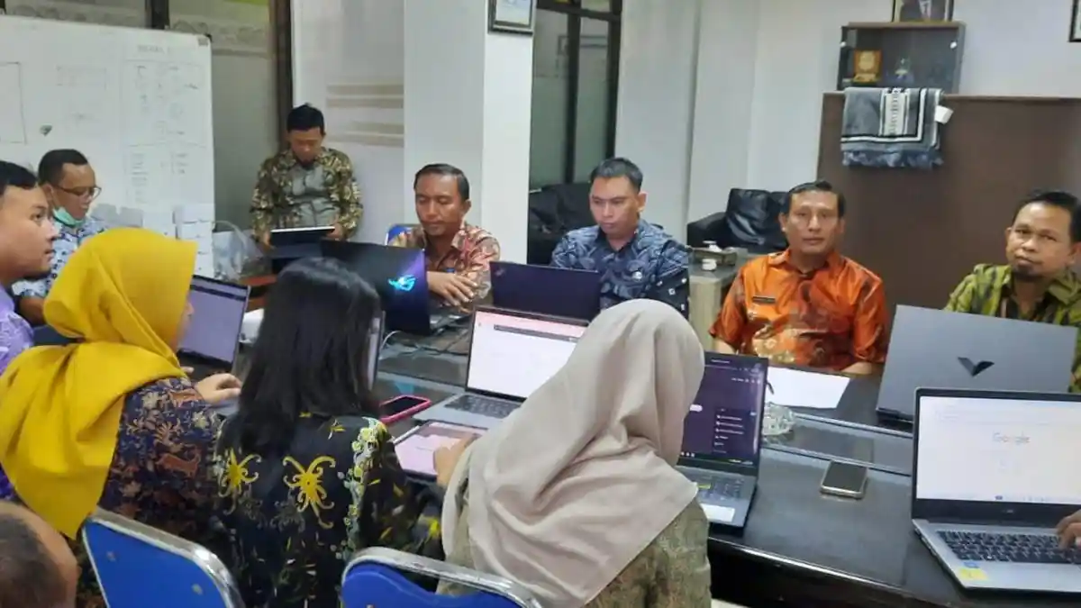 Diskominfo PPU Berikan Pendampingan Aplikasi E-Office ke Dinas Perkim