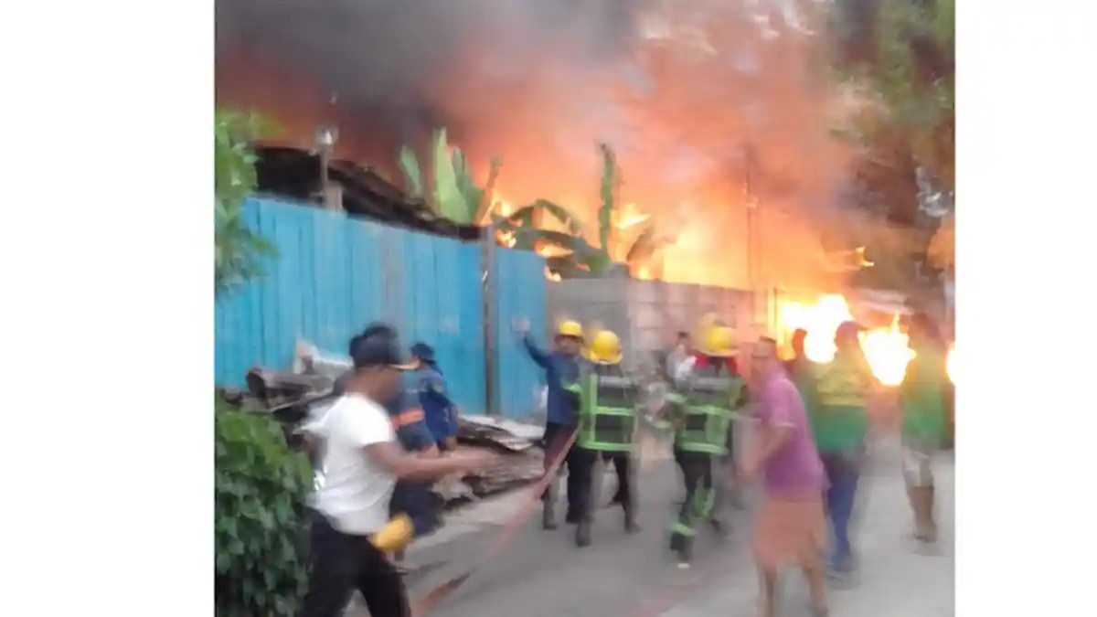 Pabrik Springbed di Desa Manunggal Terbakar, Api Diduga Berasal dari Arus Pendek