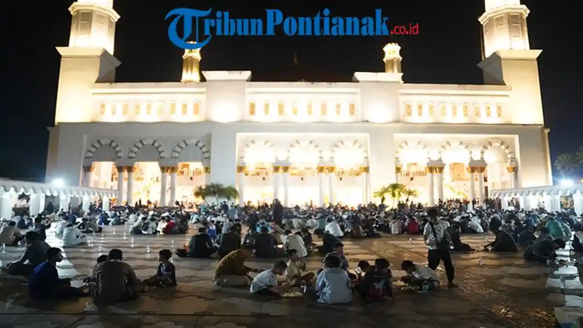 Ribuan Umat Islam Itikaf pada 10 Hari Terakhir Ramadhan di Masjid Mujahidin Pontianak