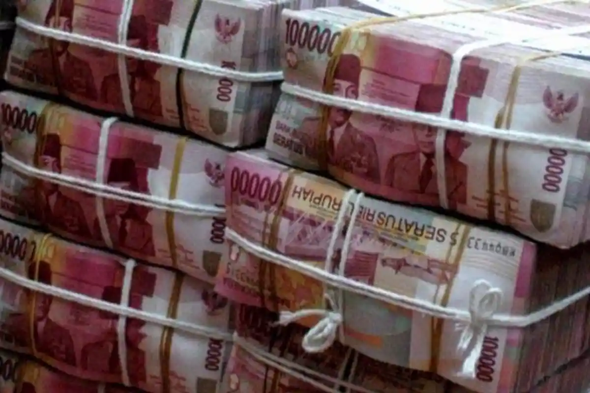 Rupiah Bergerak di Zona Merah Rp 13.500 per Dollar AS