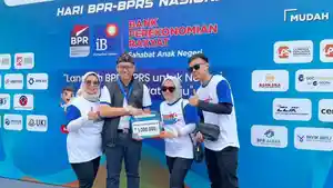 Ribuan-orang-terlihat-antusias-dan-bersemangat-mengikutiIhari-BPR-BPRS-Nasional.jpg