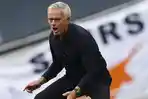 jose-mourinho-kecewa.jpg