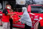 Honda-lewat-Indako-Trading-Coy-berbagi-bingkisan-lebaran.jpg