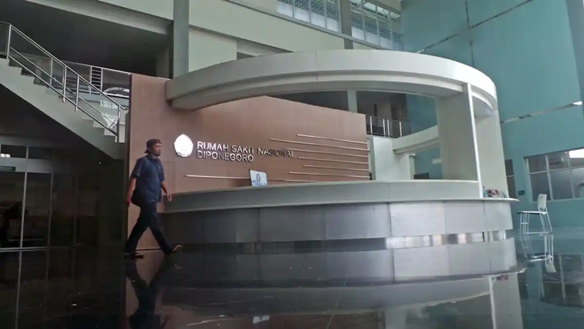 Daftar Dokter Mata dan Telinga di Layanan Eye and Ear Center RS Nasional Diponegoro