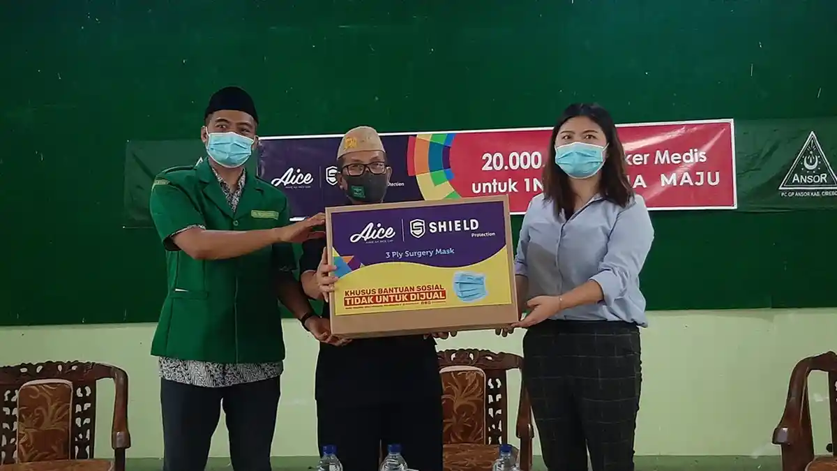 Bupati Cirebon Apresiasi Langkah Kemanusiaan Aice Group dan GP Ansor Bagi-bagi Masker