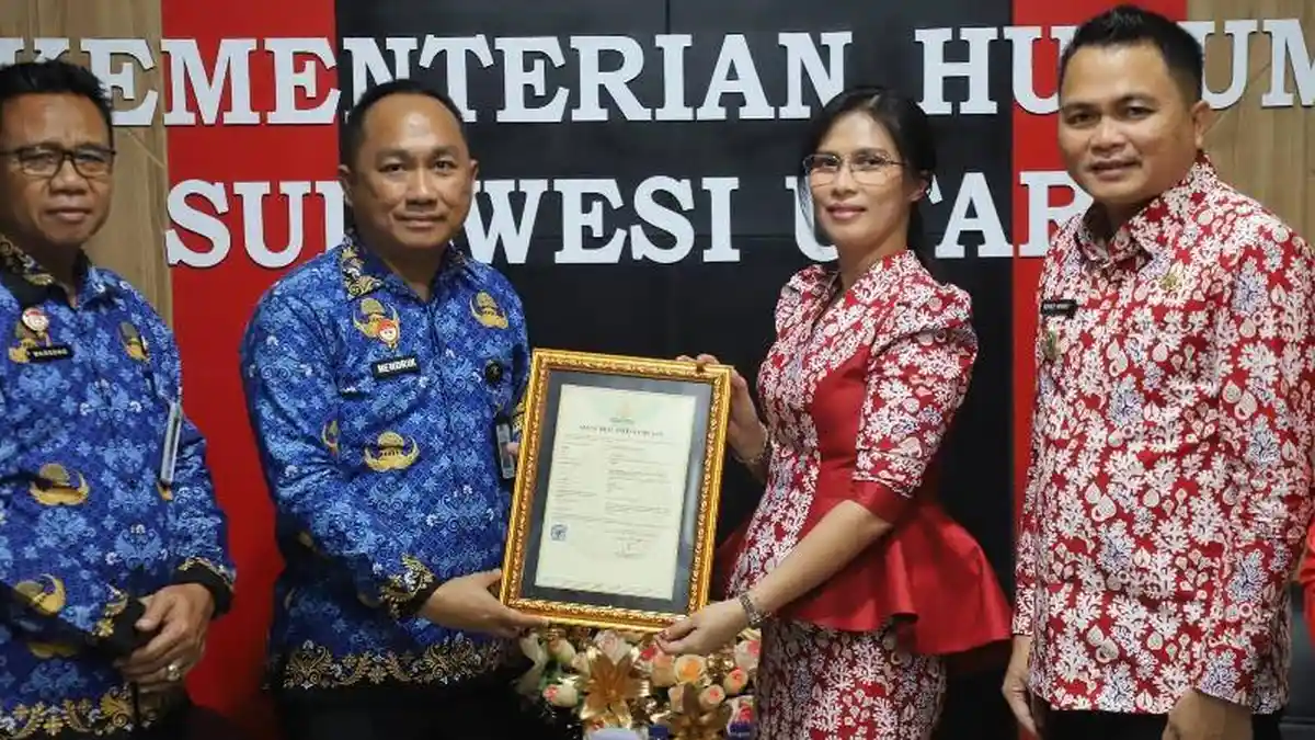 2 Batik Minahasa Tenggara Terima Perlindungan HKI dari Kemenkum Sulawesi Utara