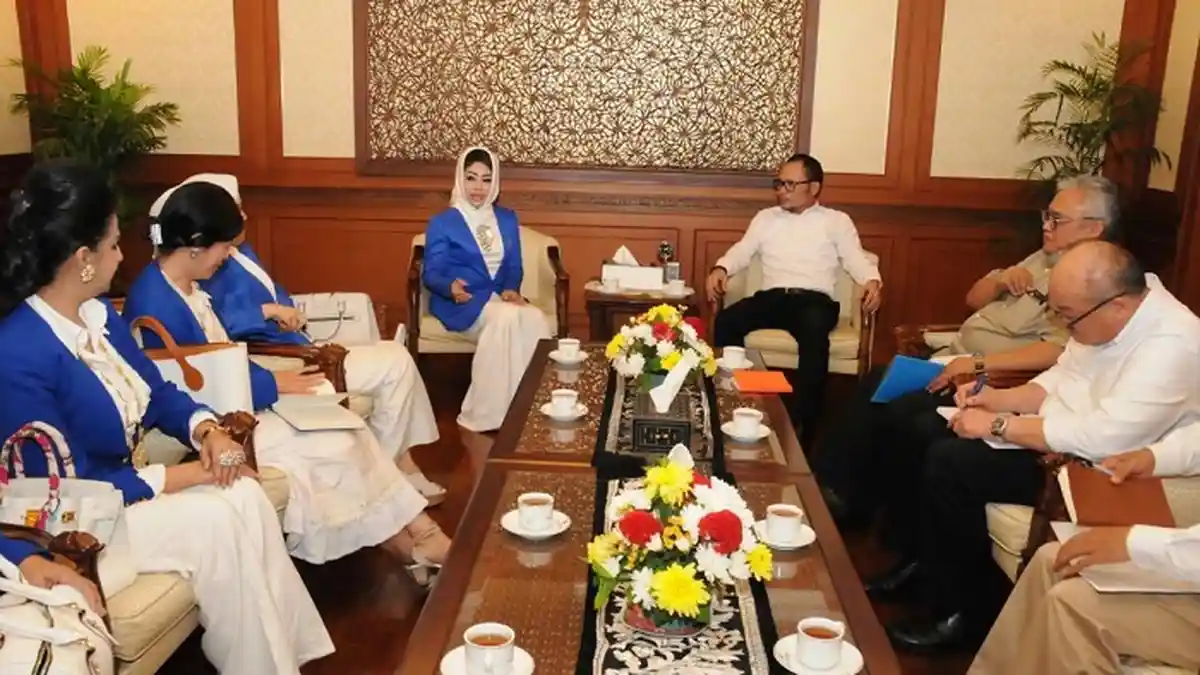 Dukung Program Desa Produktif, Menaker Hanif Ajak  Pengusaha Wanita Bekerjasama - menaker-hanif-dhakiri_20170503_182249.jpg