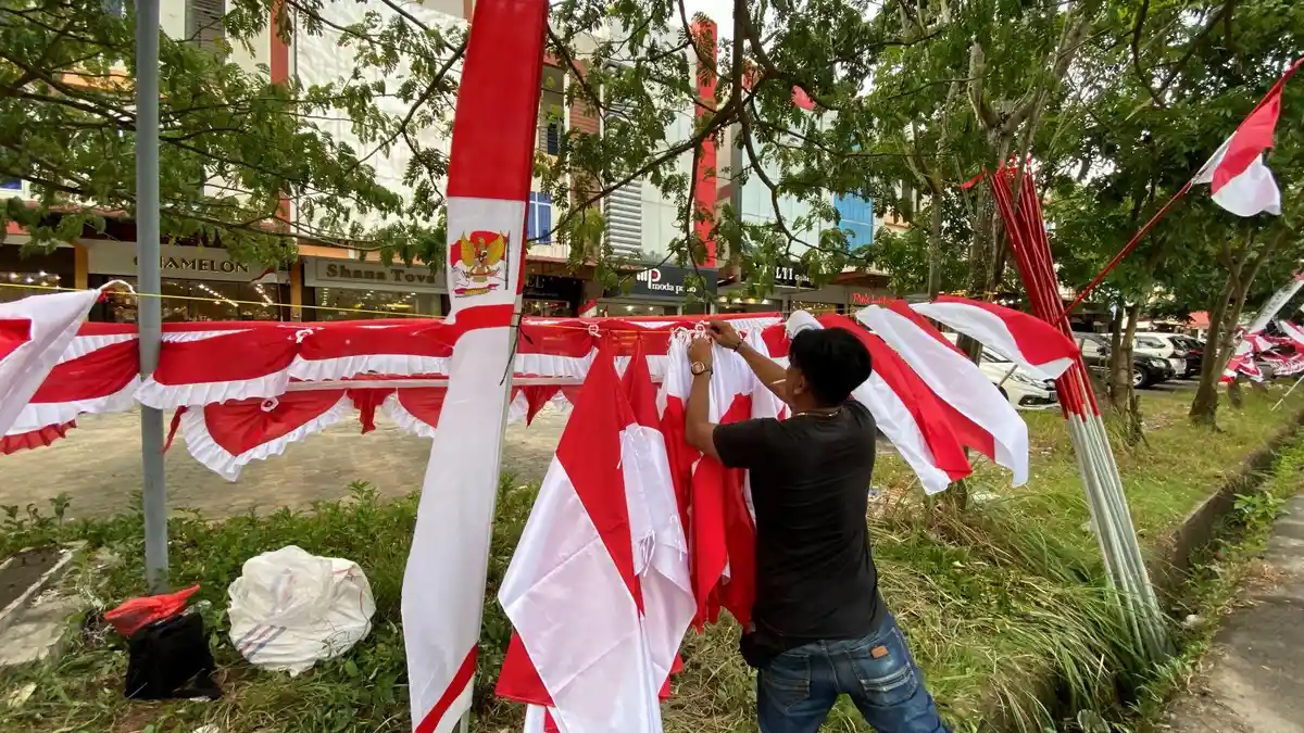 Pedagang Bendera Merah Putih di Tanjungpinang Raup Omzet Ratusan Ribu Per Hari