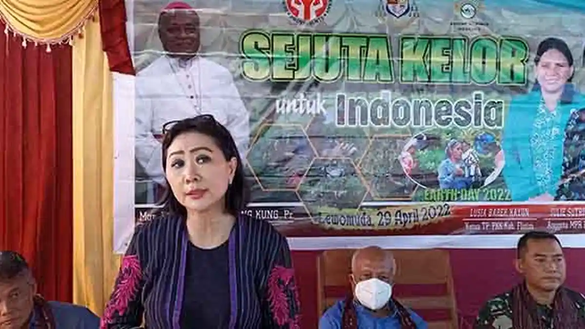 Rayakan Hari Bumi,Julie Laiskodat Tanam 1.000 Anakan Kelor di Lewo Muda