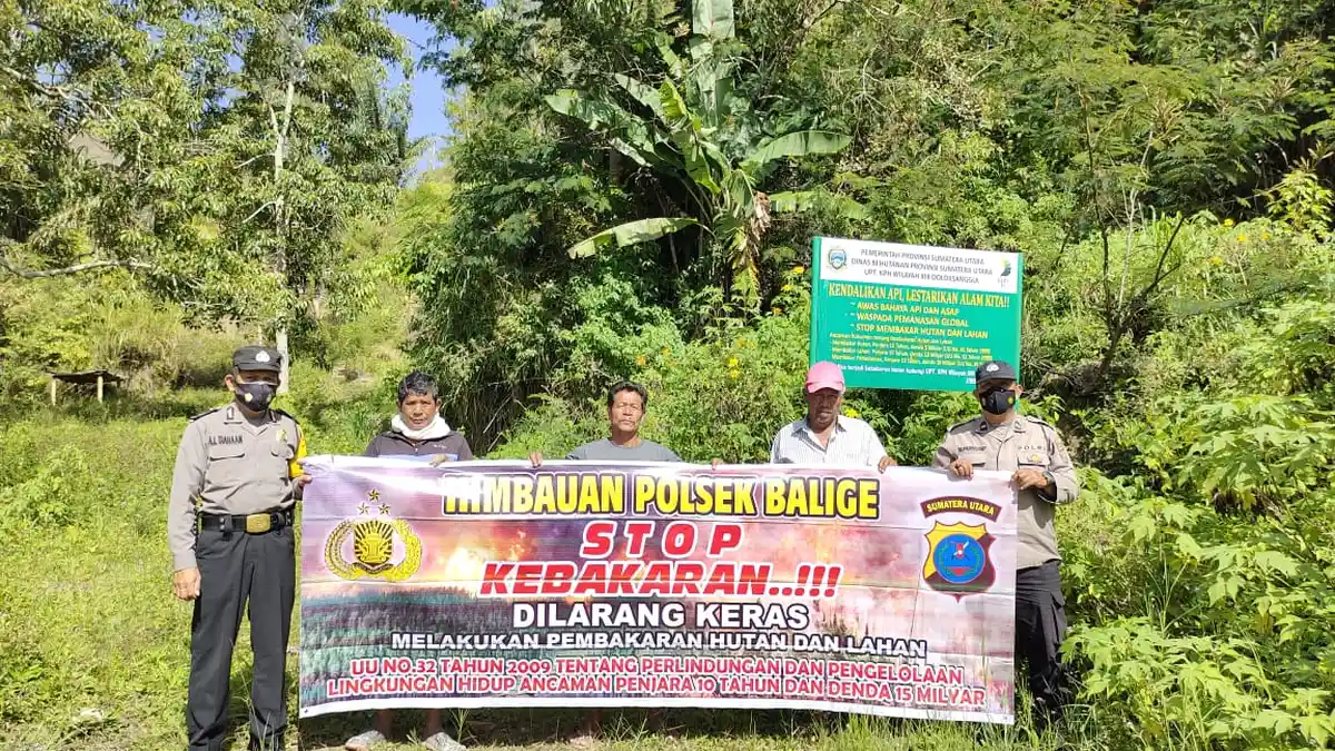 Cegah Karhutla, Personel Polsek Balige Sosialisasi Bahaya dan Ancaman Pasal