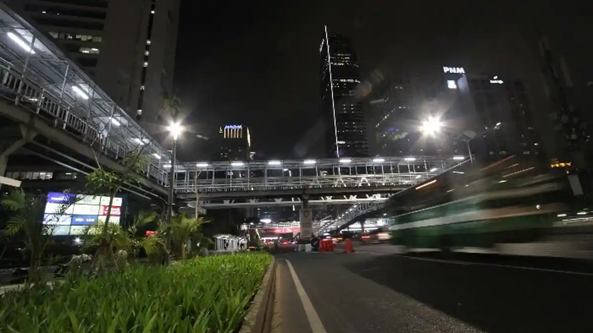 Tiga Jembatan Penyeberangan Orang di Jalan Sudirman akan Dilengkapi Lift