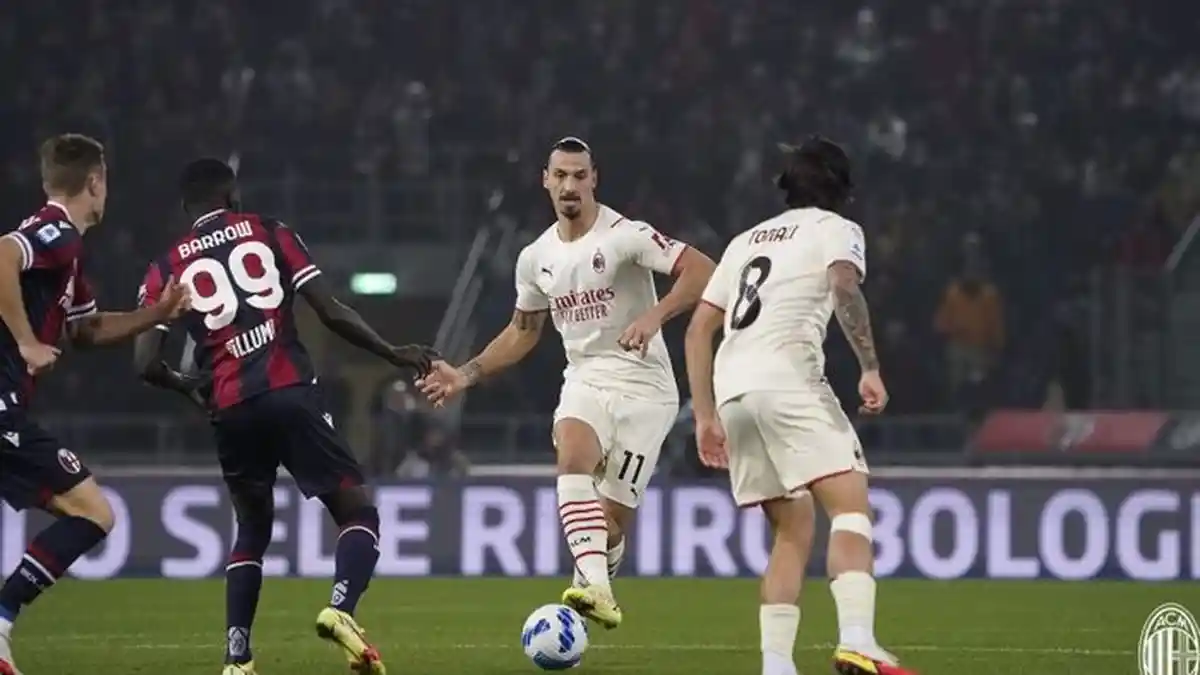Hasil Liga Italia - Ibrahimovic Cetak Gol Bunuh Diri, AC Milan Libas Bologna