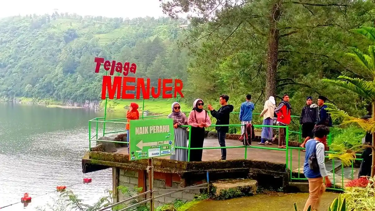 Serunya Wisata Telaga Menjer Wonosobo, Bisa Naik Perahu Keliling Telaga