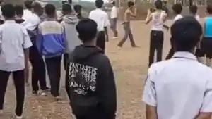 Tangkap-layar-video-viral-duel-belasan-pelajar-SMP-di-Cianjur-Jawa-Barat.jpg