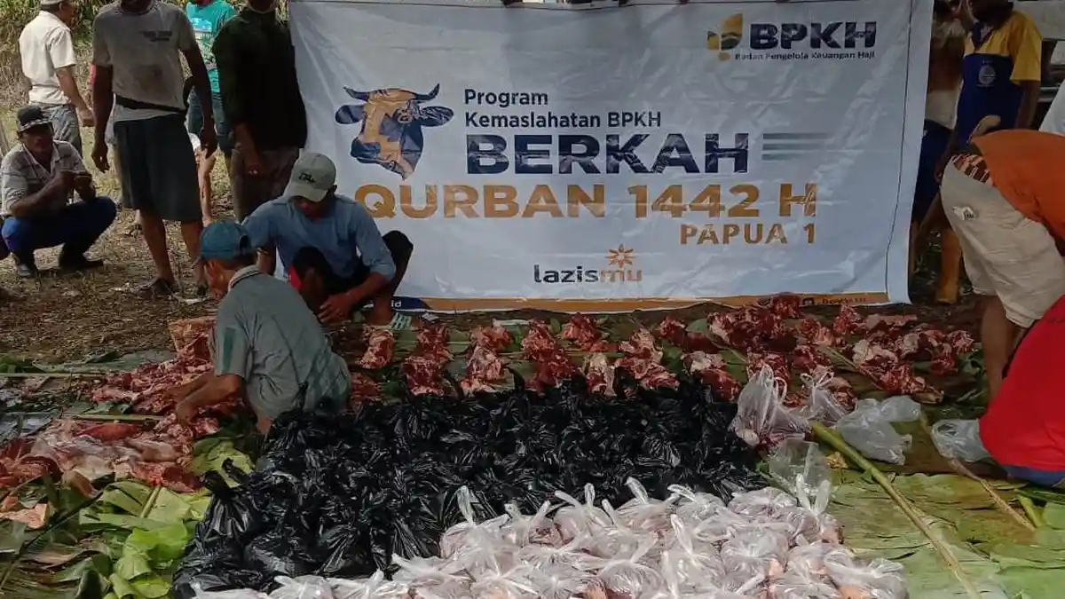 BPKH dan Lazizmu Papua Berbagi Daging Kurban Kepada Warga Keerom dan Yapsi