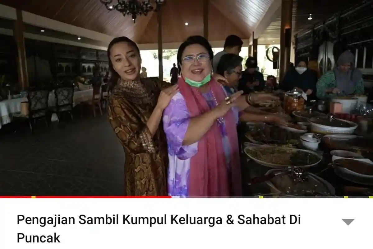 Gelar Pengajian di Vila Keluarga Indra Priawan, Nikita Willy Perlihatkan Koleksi Antik Mamah Mertua