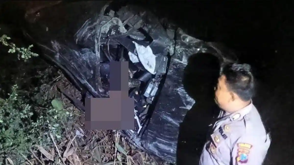 Kronologi Kecelakaan Maut, Mobil Ringsek Parah Usai Ditabrak Kereta Api, Sopir dan 2 Orang MUA Tewas