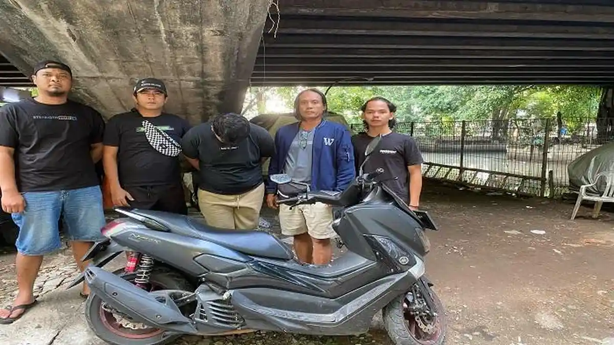 Breaking News: Begal Rampas Uang Rp200 Juta, Motor dan HP, Diringkus ...