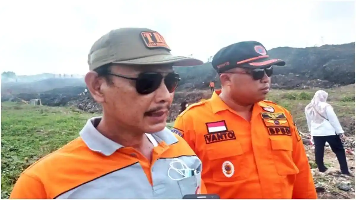 Kebakaran TPA Sukawinatan Palembang, Lapisan Plastik Dalam 15 Meter Sulit Ditembus