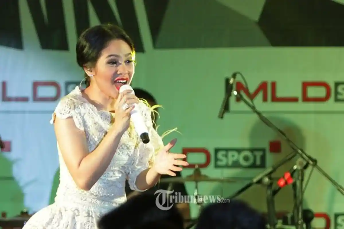 Andien Mohon Netizen Jangan Sebarkan Foto Korban Ledakan