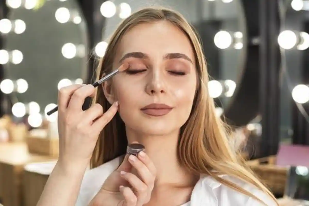 4 Zodiak Jago Makeup: Cancer Penuh Gaya, Leo Menawan, Sagittarius Gemerlap, Aries Menggoda