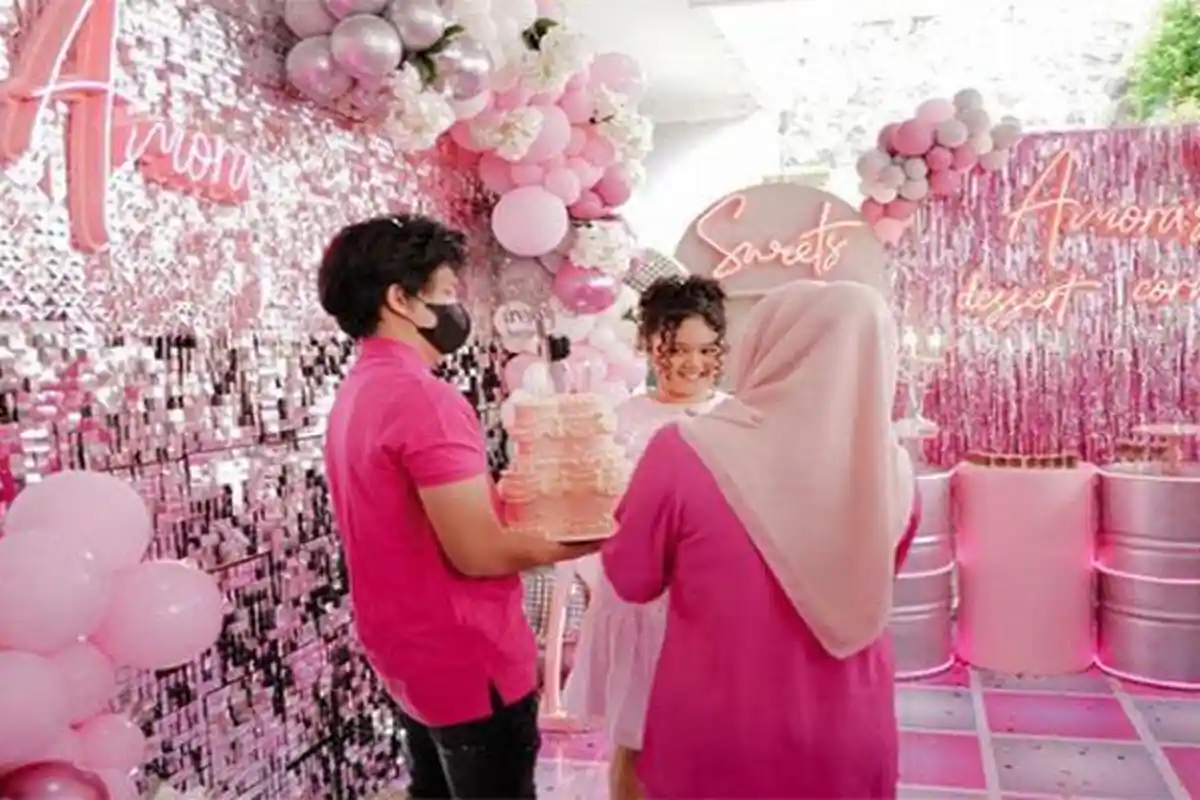 Atta Halilintar dan Aurel Hermansyah Berikan Hadiah Spesial di Ulang Tahun Amora, Semua Serba Pink