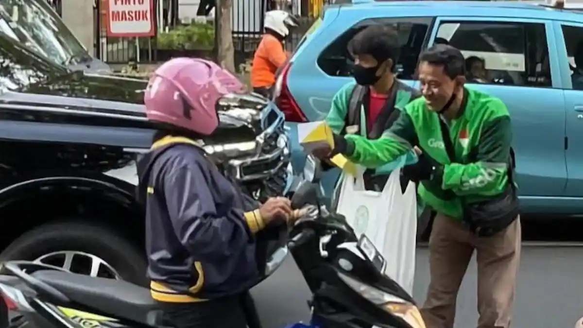 11 Ribu Takjil Gratis Dibagikan Mitra Grab Selama Ramadan