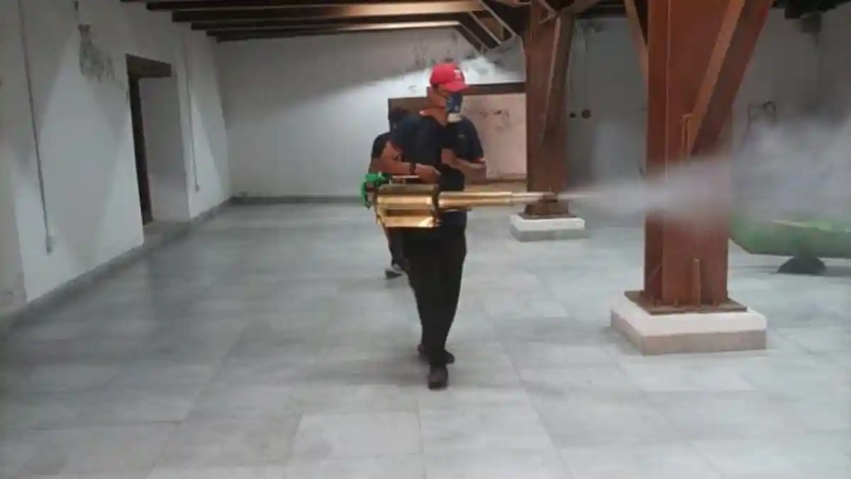Kasus Omicron Merebak, BPBD Karawang Bakal Semprot Kantor Dinas dan Tempat Umum dengan Disinfektan