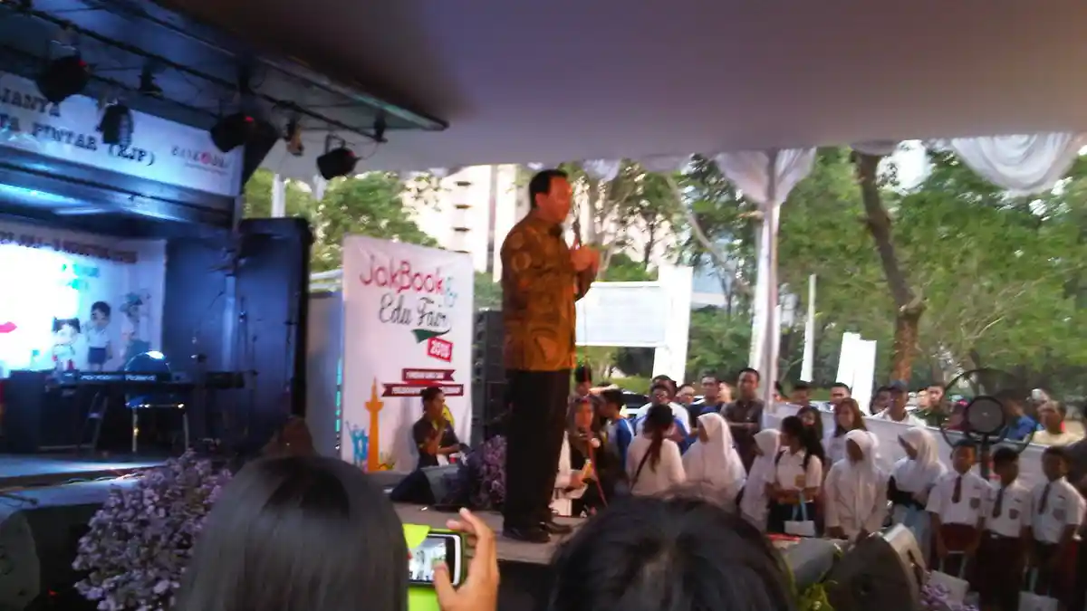 Ahok Kirim Mata-mata Cek Harga di JakBook & Edu Fair 2015
