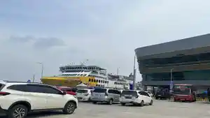 Arus-Mudik-Mulai-Terasa-Pemudik-Diimbau-Pahami-Aturan-Pembelian-Tiket-Penyebrangan-di-Bakauheni.jpg