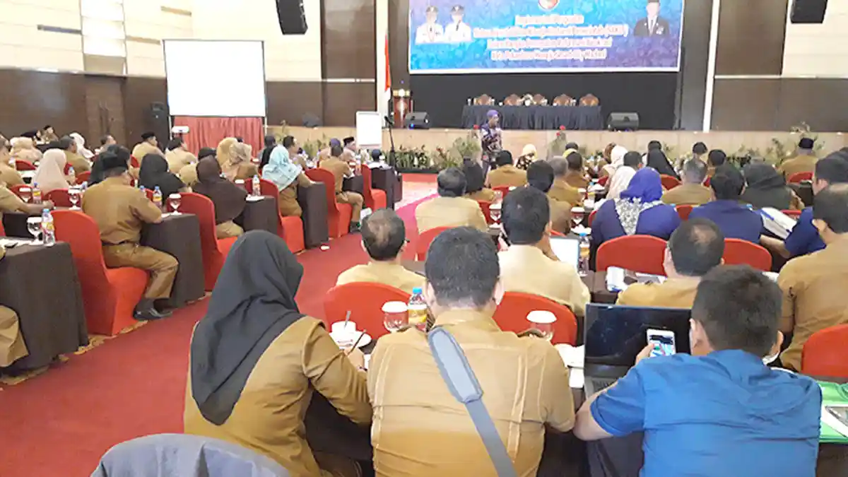 Sekda Pekanbaru Gerah Banyak ASN yang Main Ponsel dan Tidak Hadir Saat Penguatan SAKIP