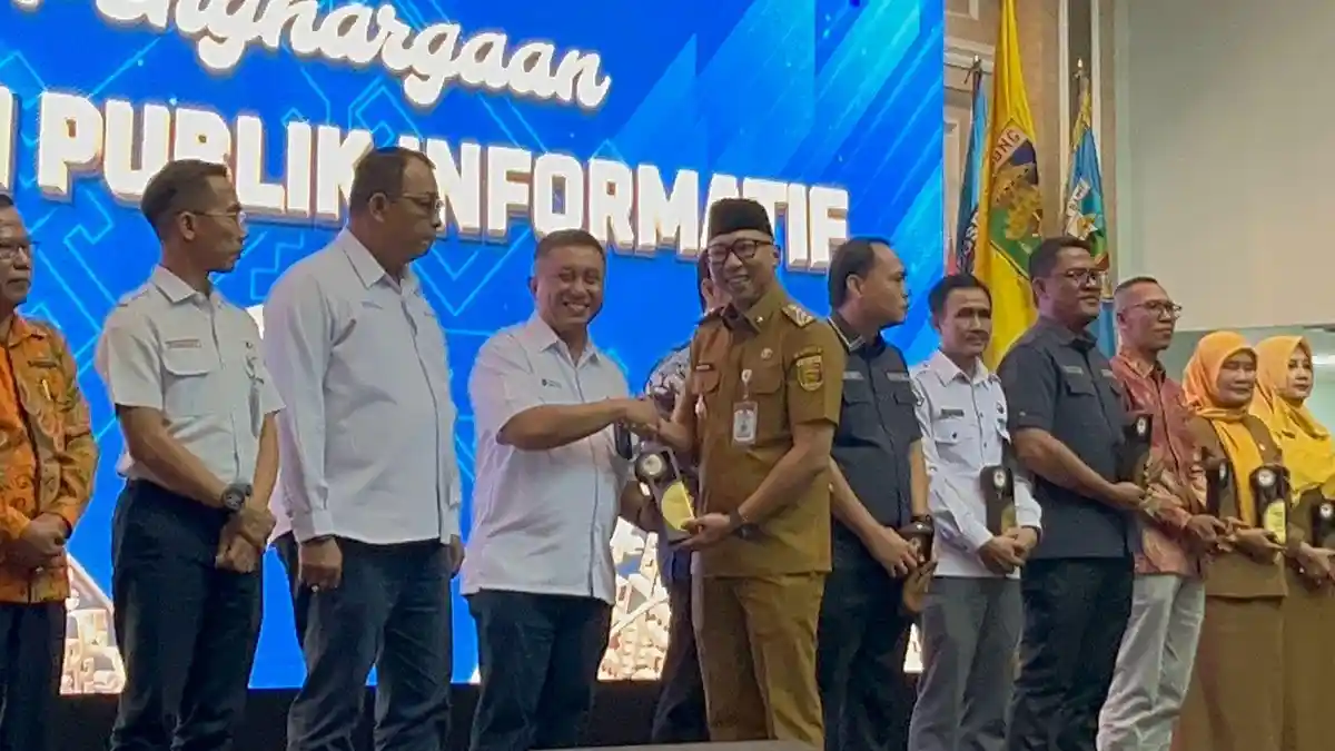 PLN UID Lampung Sabet Predikat Badan Publik Informatif di Anugerah Keterbukaan Informasi Publik 2025