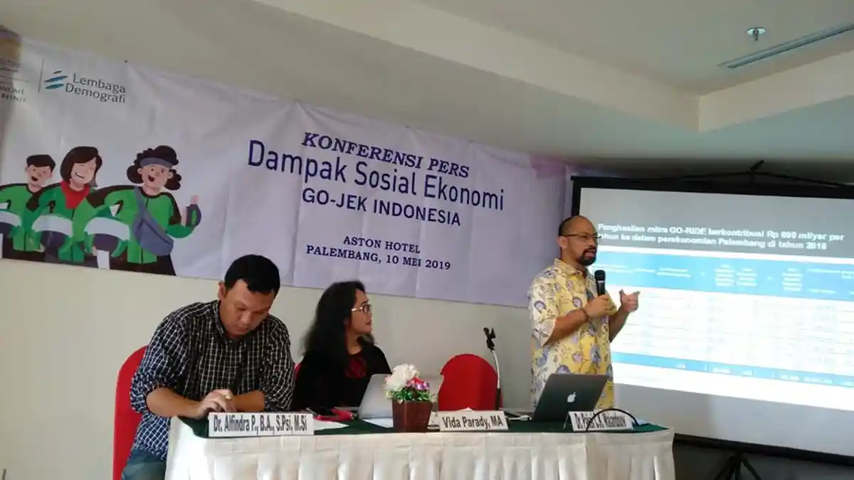 Inilah Rata-rata Pendapatan Driver Gojek Mulai dari GoRide dan GoCar, 1,4 Kali dari UMK Palembang   