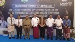 Foto-bersama-usai-launching-penggunaan-mesin-EDC.jpg