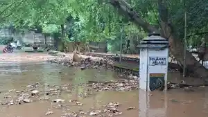 Jalan-Bandung-terendam-banjir.jpg
