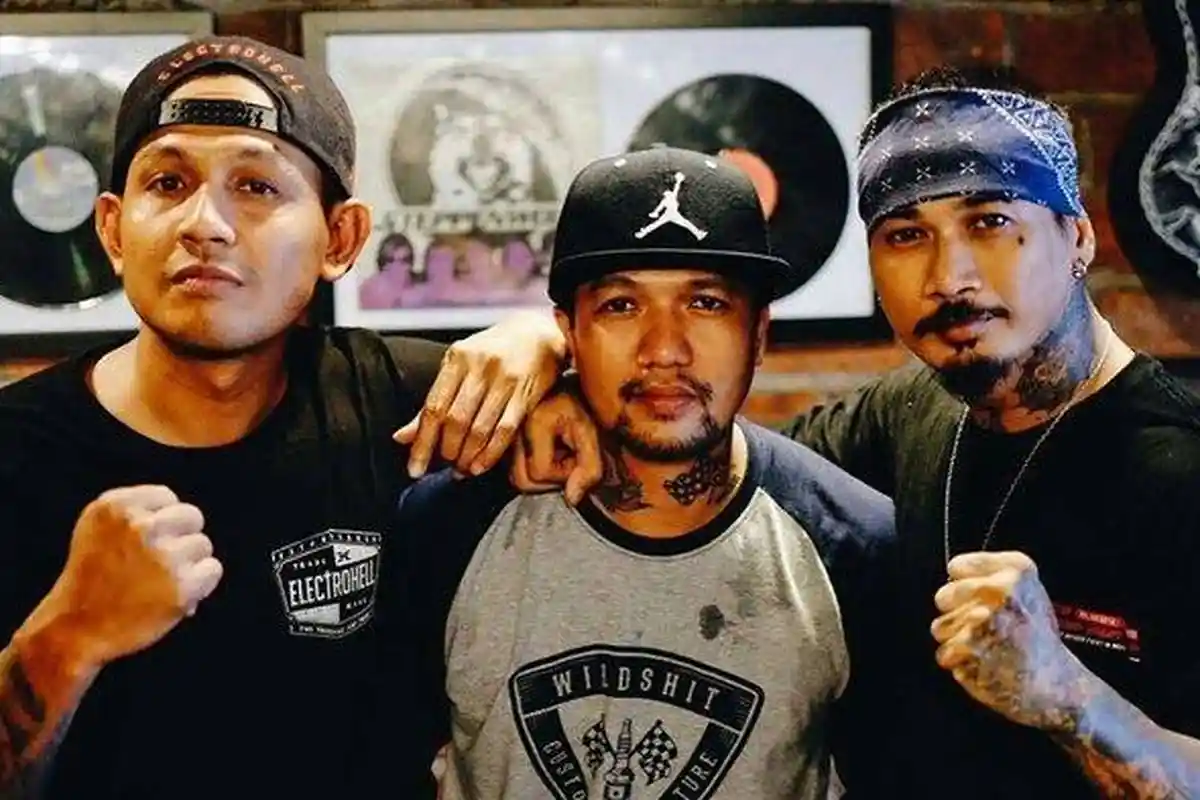 Chord Bulan dan Ksatria - Superman Is Dead